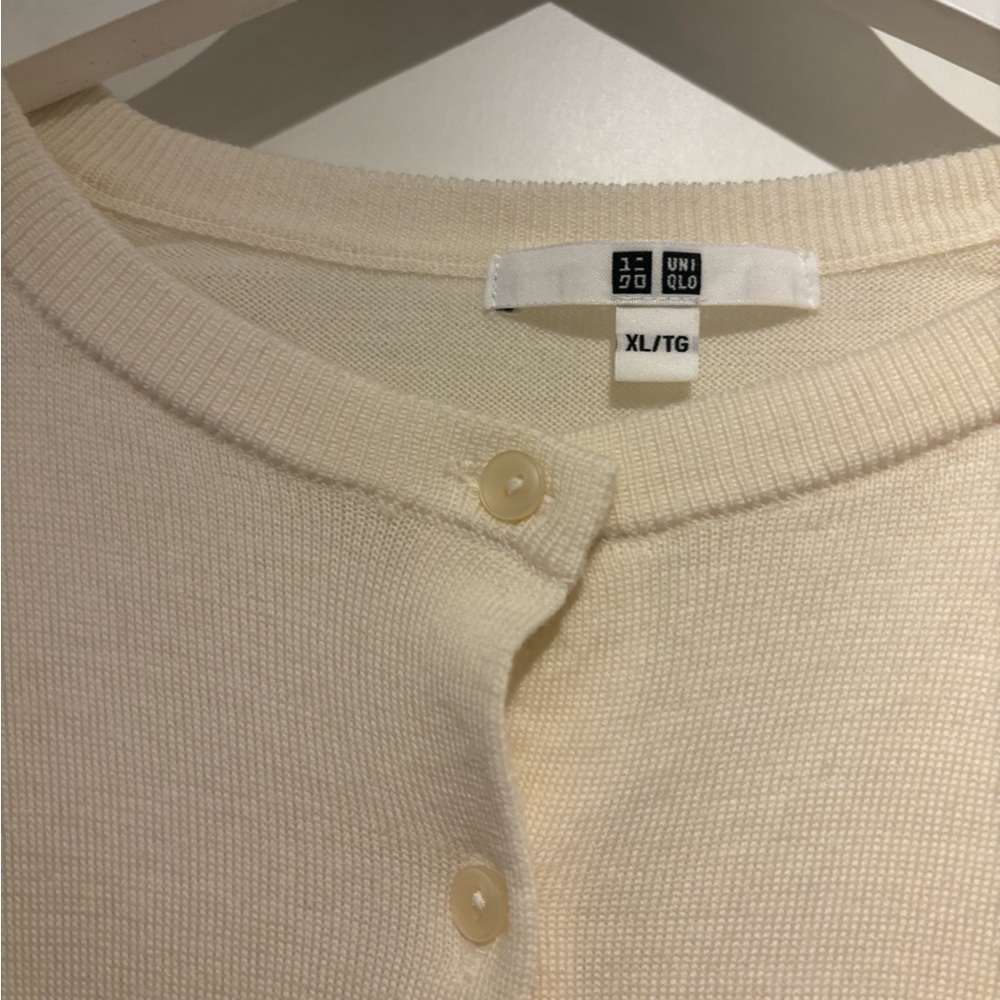 Uniqlo merinos cardigan